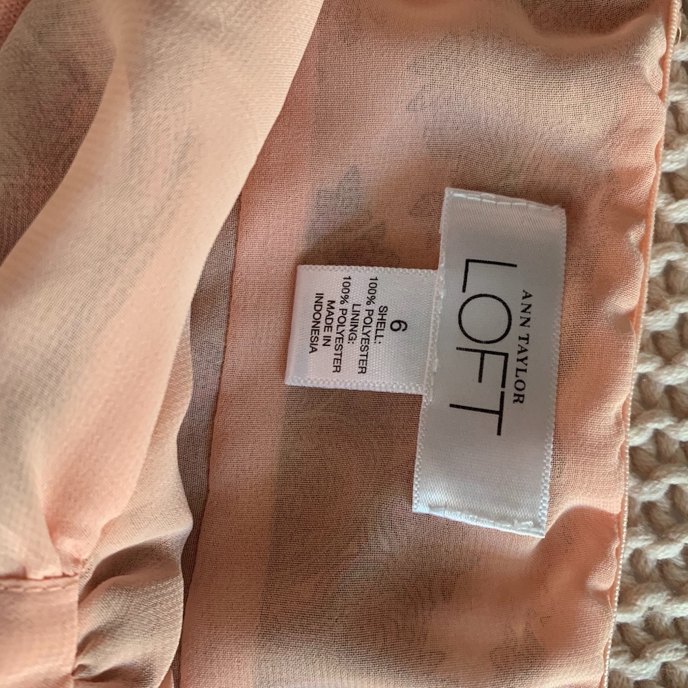 Ann Taylor LOFT silky paisley top. Size 6